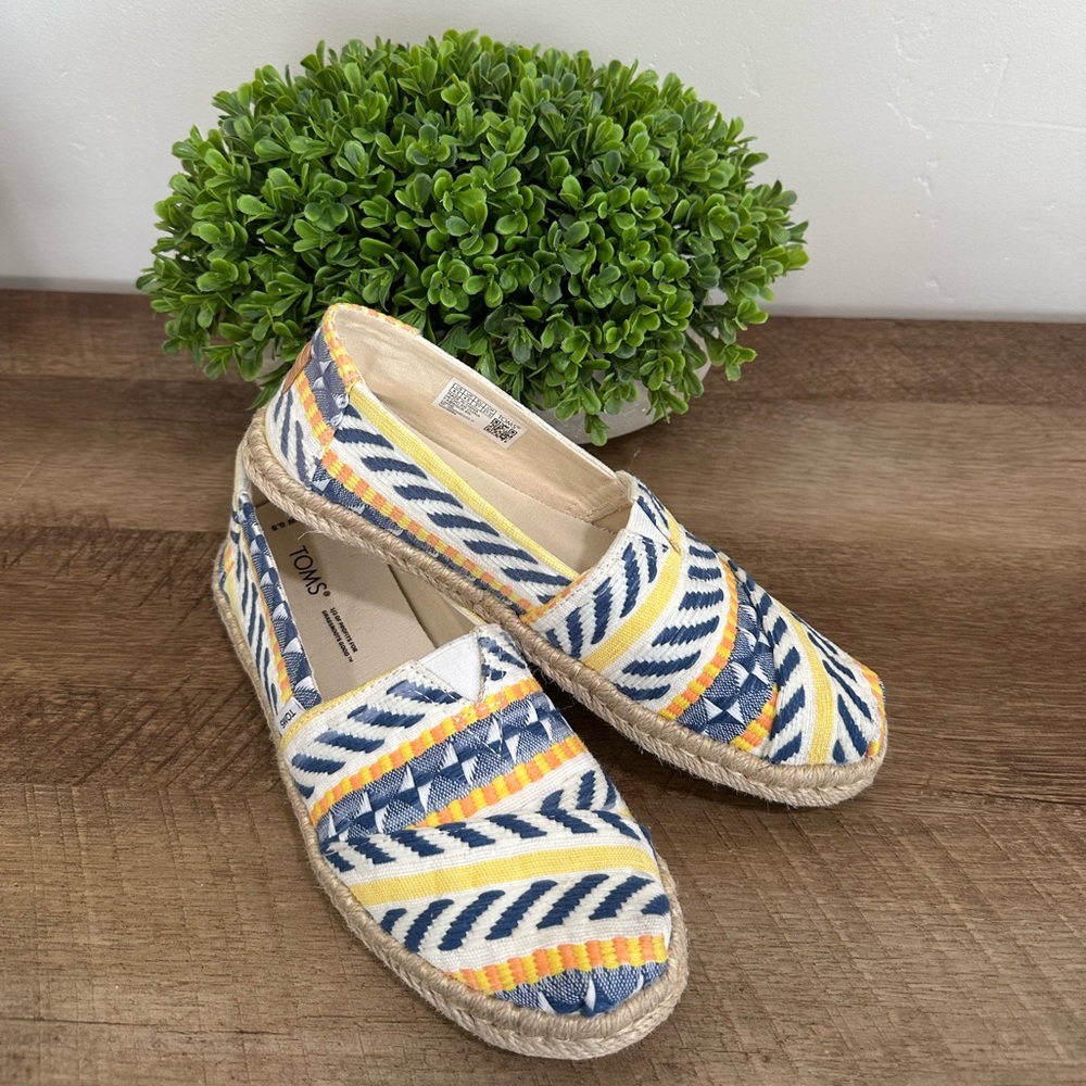 Toms Blue and Yellow Espadrilles with Chevron Pattern Boho